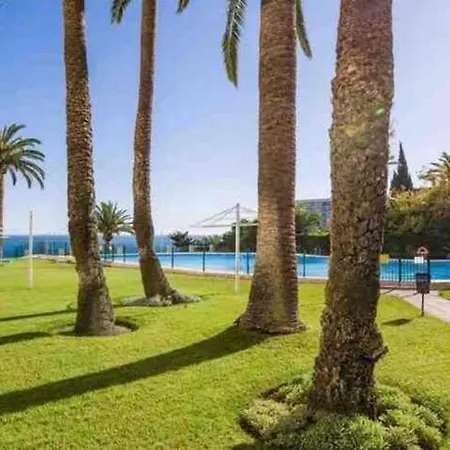 Sunrise Sea Beachfront Apartamento *