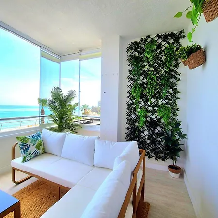 Sunrise Sea Beachfront Apartamento *