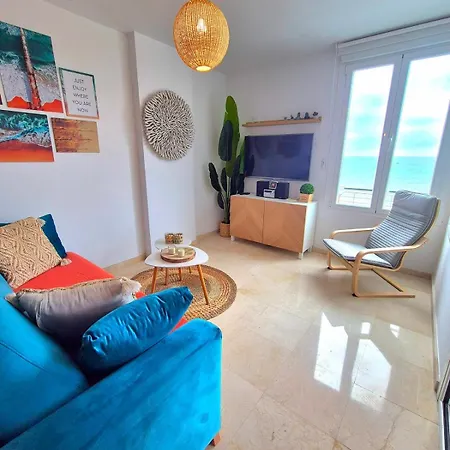 Sunrise Sea Beachfront Apartament *
