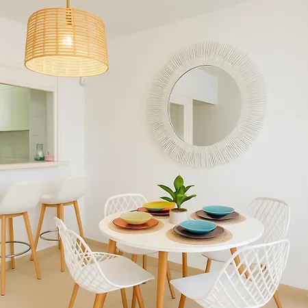 Sunrise Sea Beachfront Apartamento *