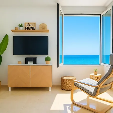 Sunrise Sea Beachfront Apartamento *