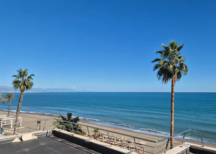 Sunrise Sea Beachfront Apartament *